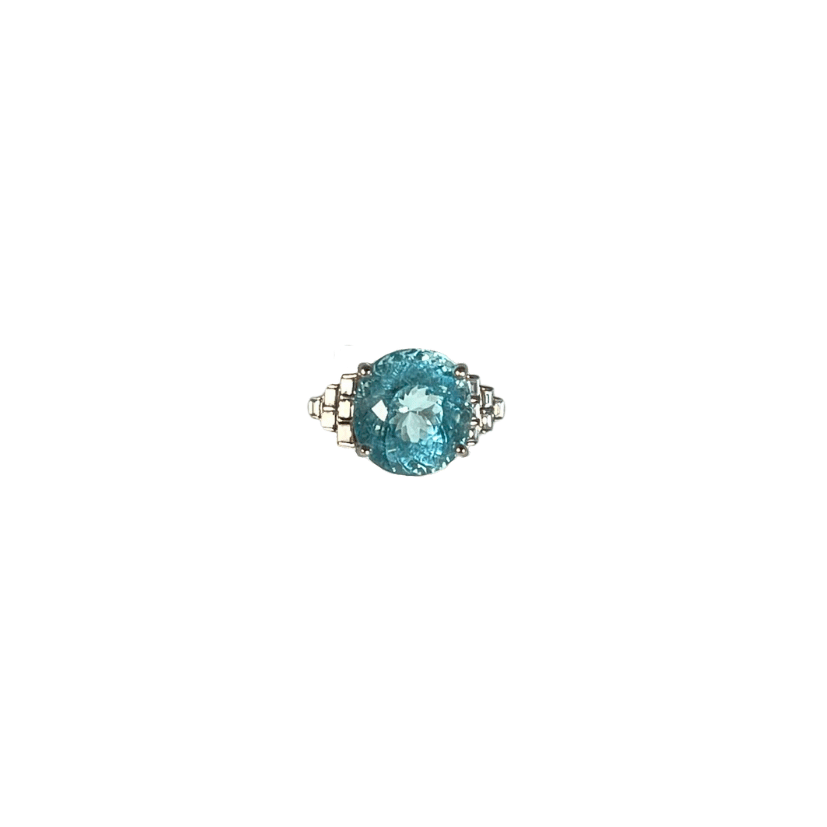 White gold and aquamarine ring