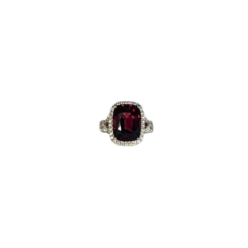 White gold and spinel ring
